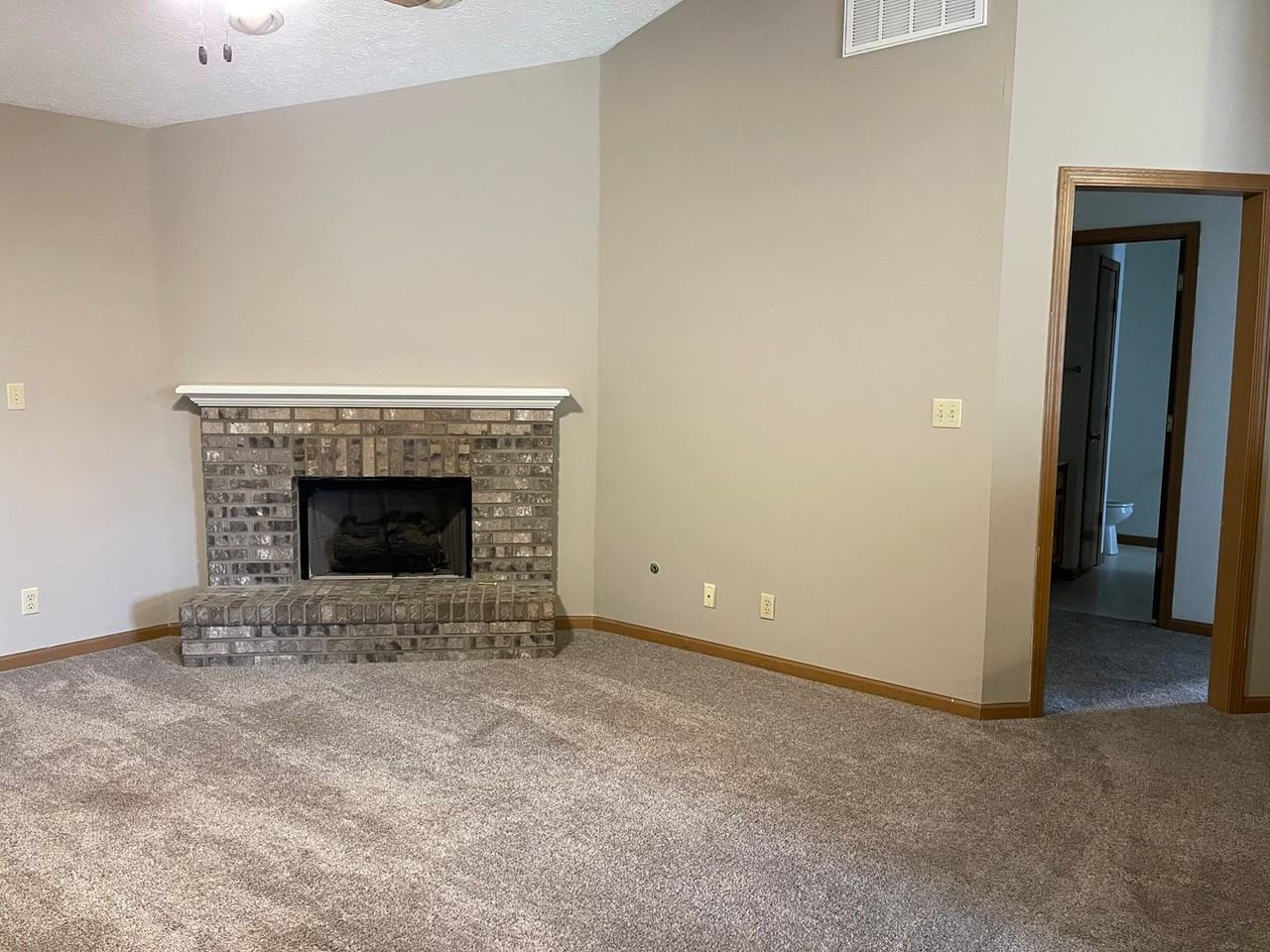 3247 Hopkins Ct - Photo 3 of 8