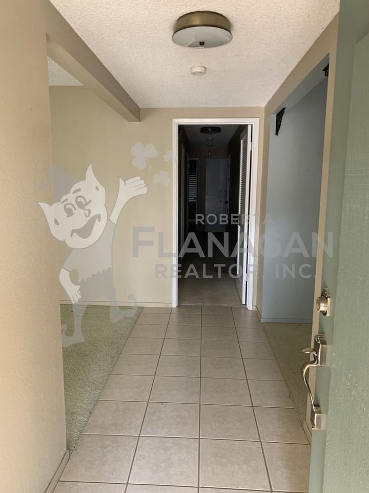 995 Northwood Dr - Photo 2 of 18