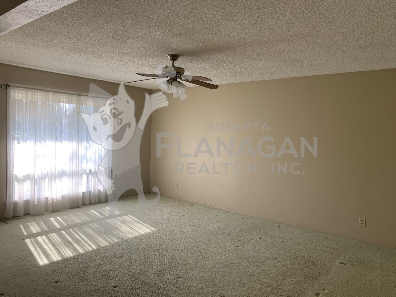 995 Northwood Dr - Photo 3 of 18