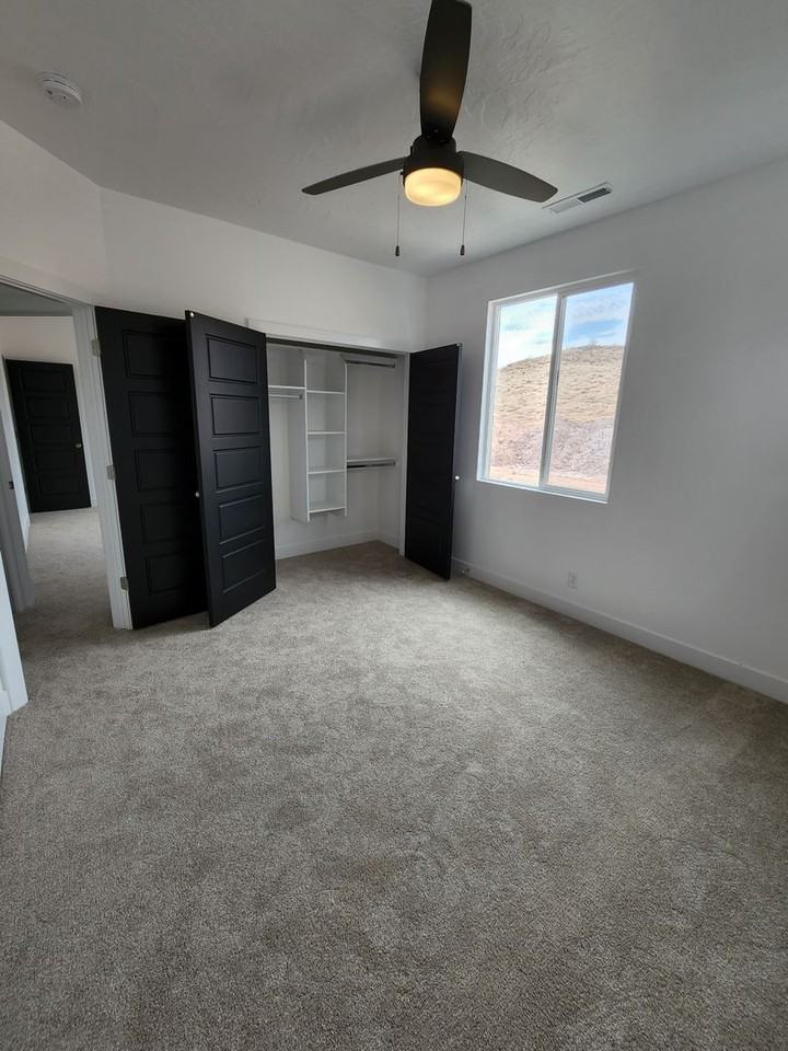 828 E Desert Cactus Dr - Photo 5 of 19