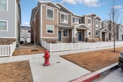 1103 W Emerald Pools Ln - Photo 1 of 1
