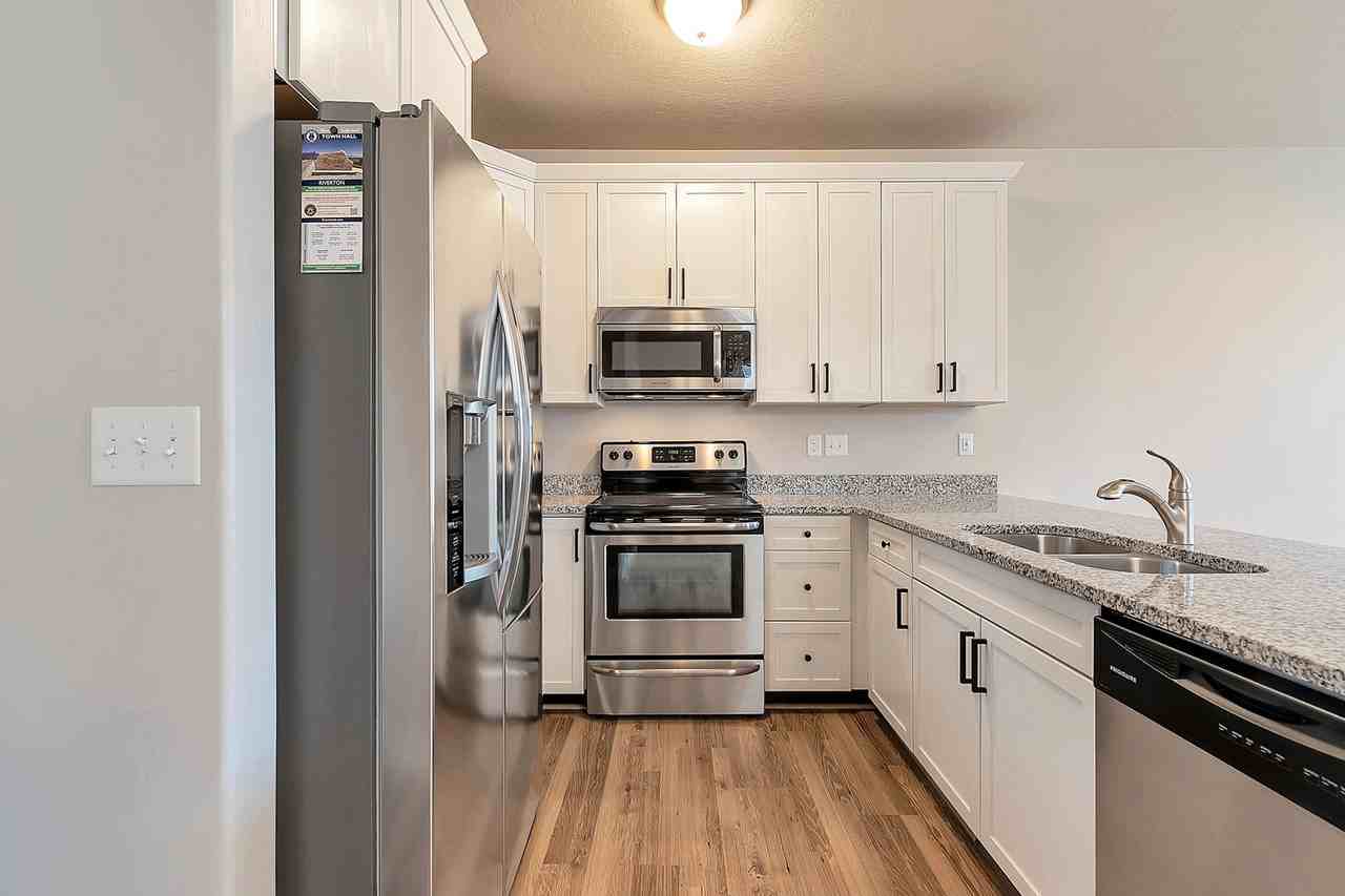 1103 W Emerald Pools Ln - Photo 7 of 23