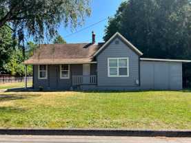 744 Se Cleveland Ave - Photo 1 of 1