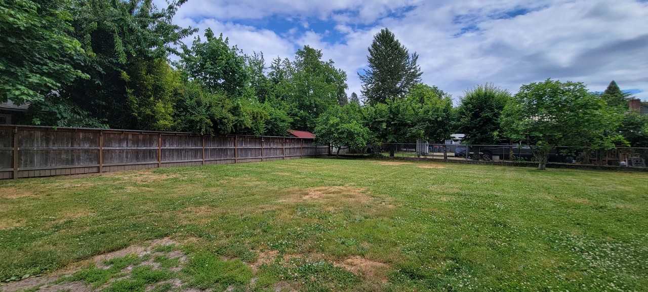 744 Se Cleveland Ave - Photo 2 of 12