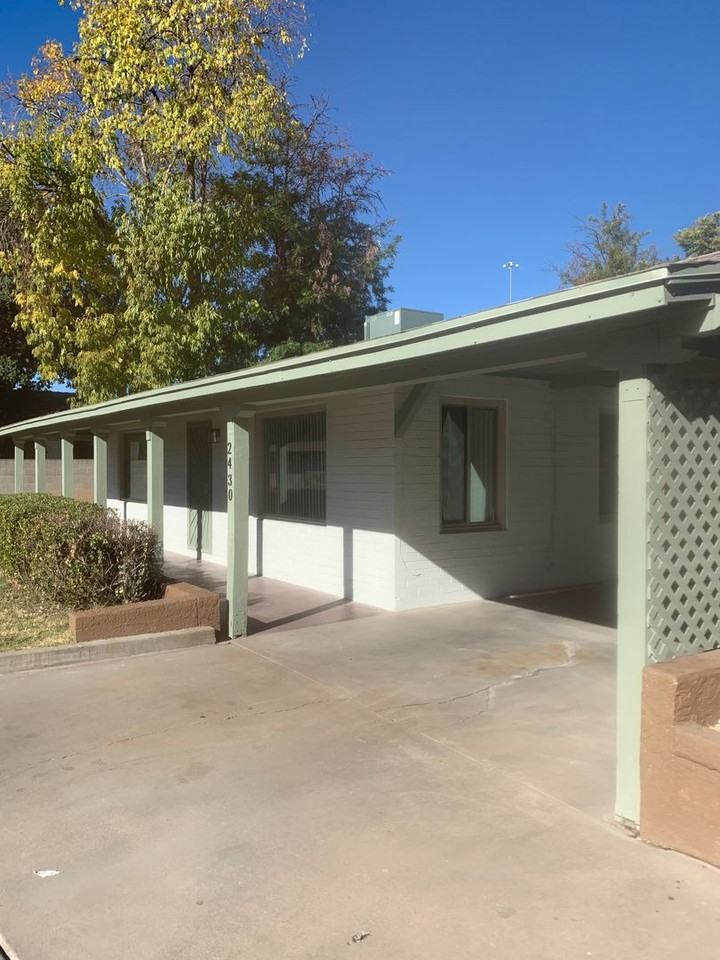 2430 W Augusta Ave - Photo 3 of 50