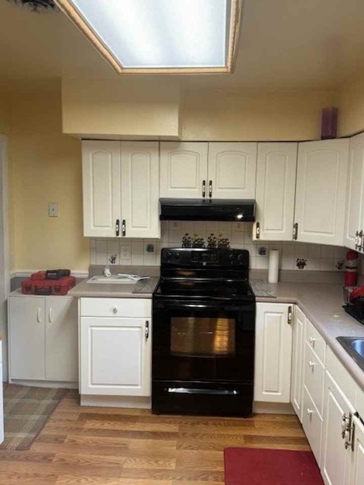 108 E Laila Dr - Photo 3 of 22