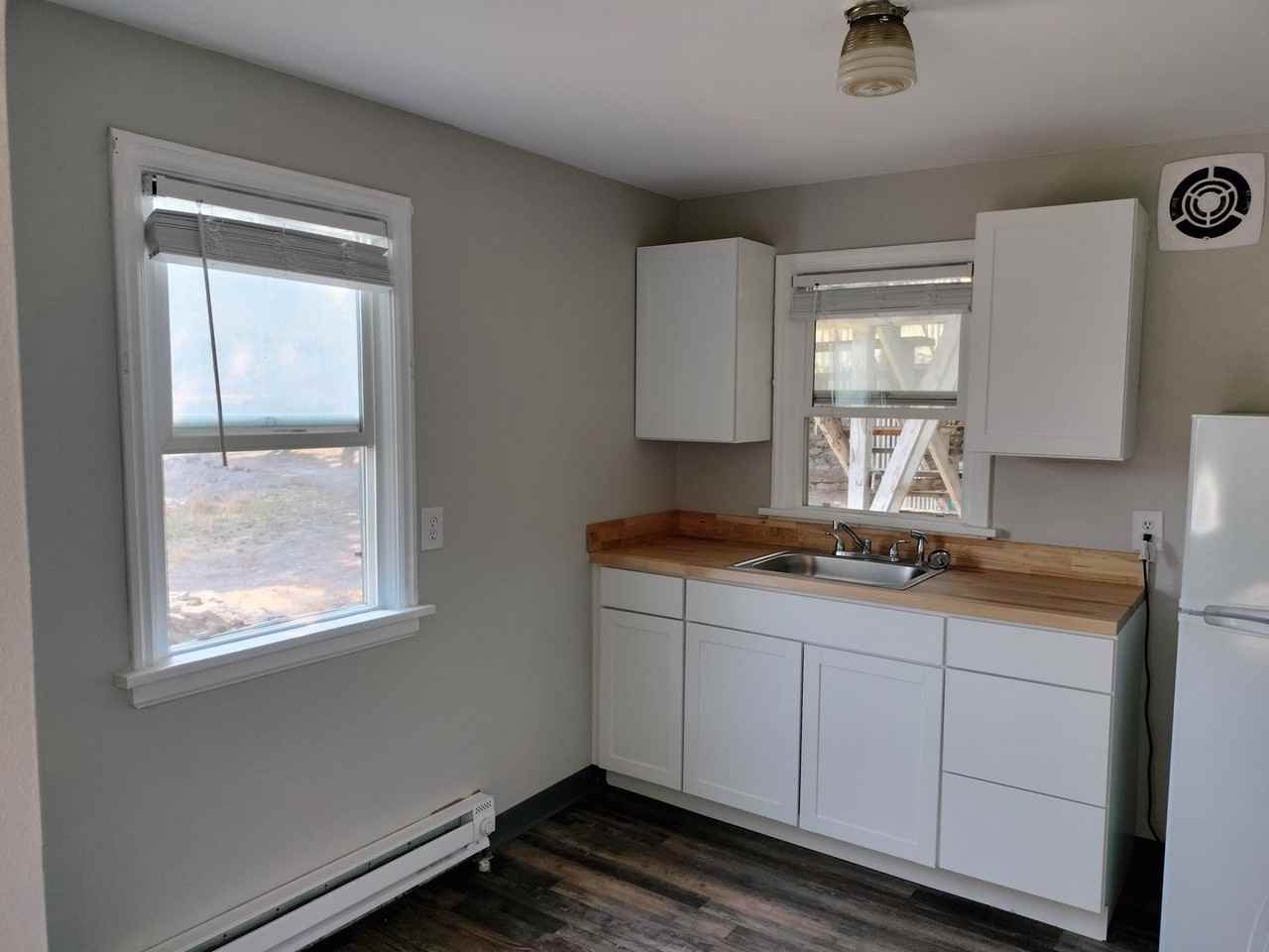 Bishop Court Studios - Photo 4 of 28