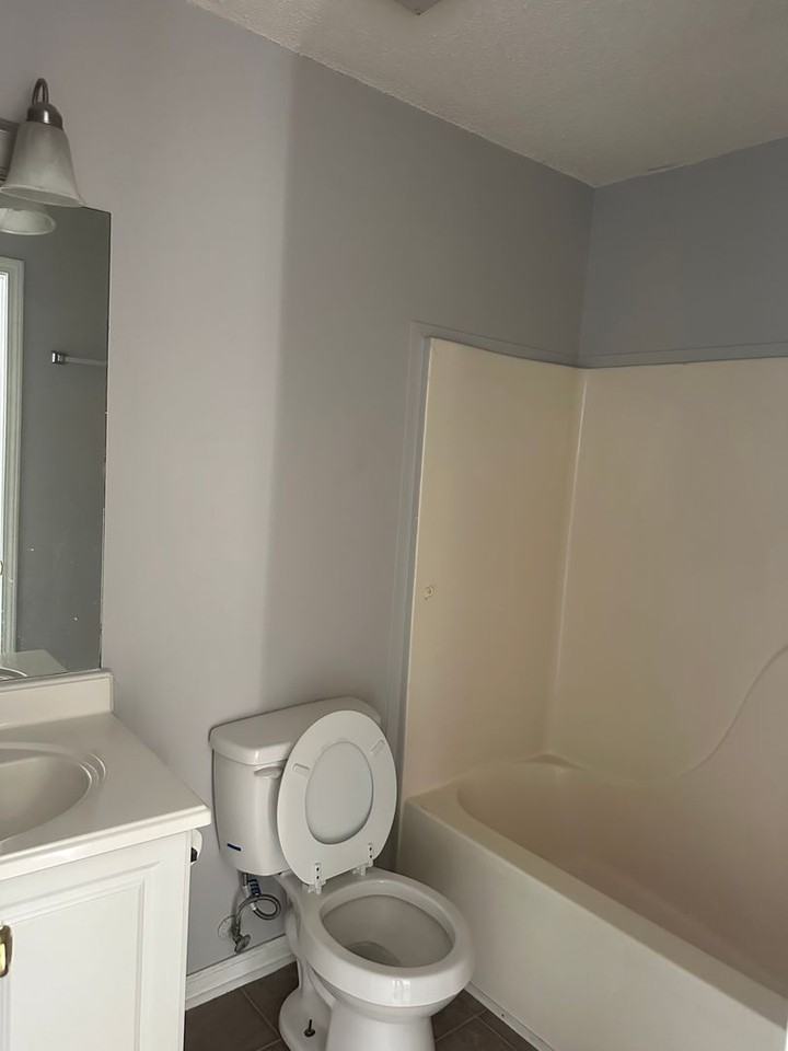 910 Brett Dr #82 - Photo 4 of 11