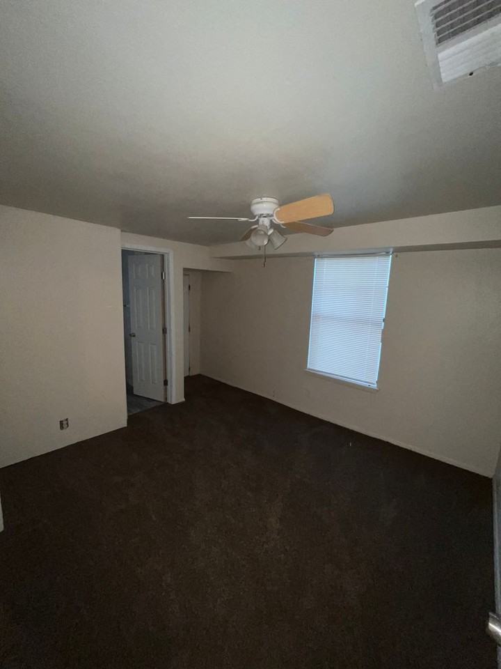 501 E 4th St - Photo 2 of 11