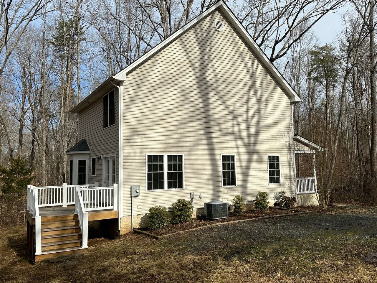 223 E Lockett Creek Rd - Photo 2 of 24