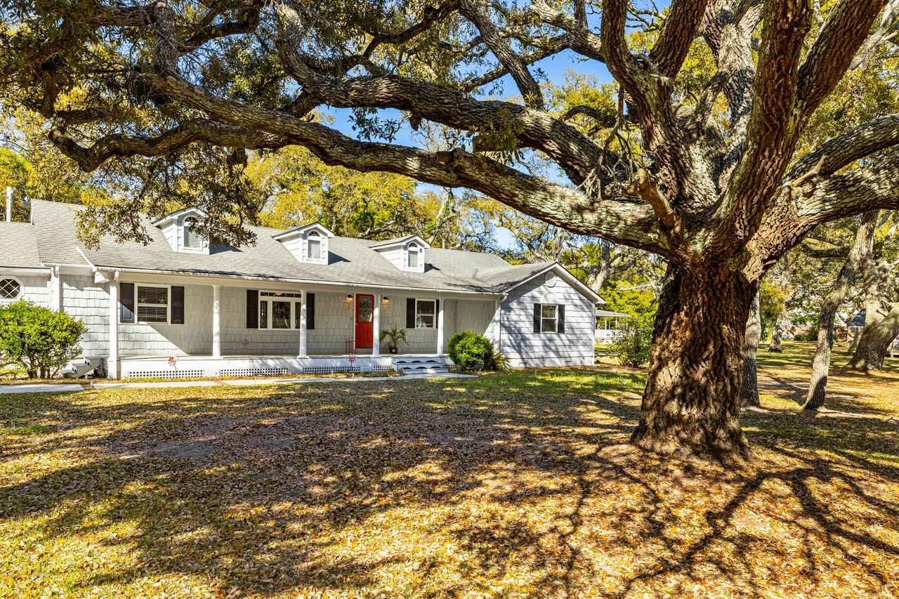 475 Island Rd - Photo 3 of 44