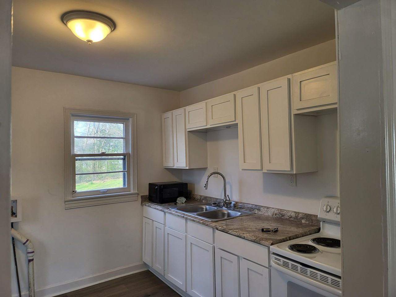 2312 3rd St E - Photo 4 of 8