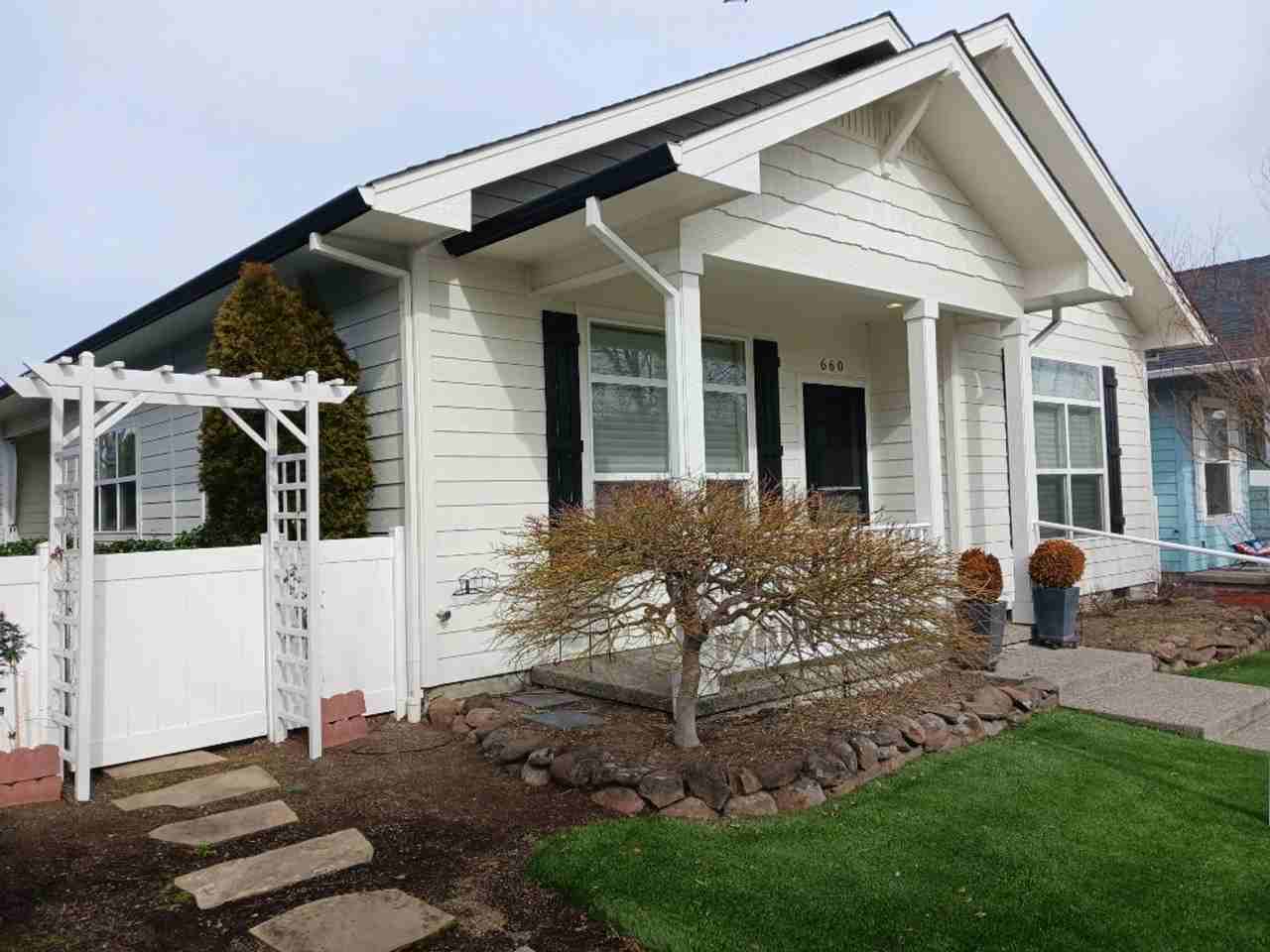 660 Golden Peak Dr - Photo 2 of 16