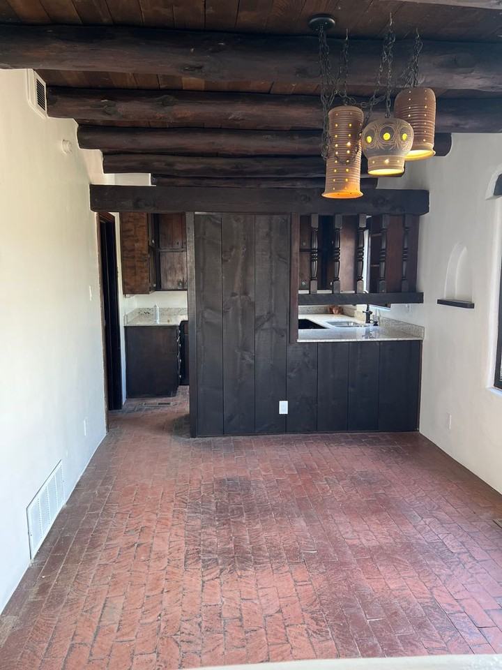 1110 Stanford Dr Ne - Photo 3 of 22