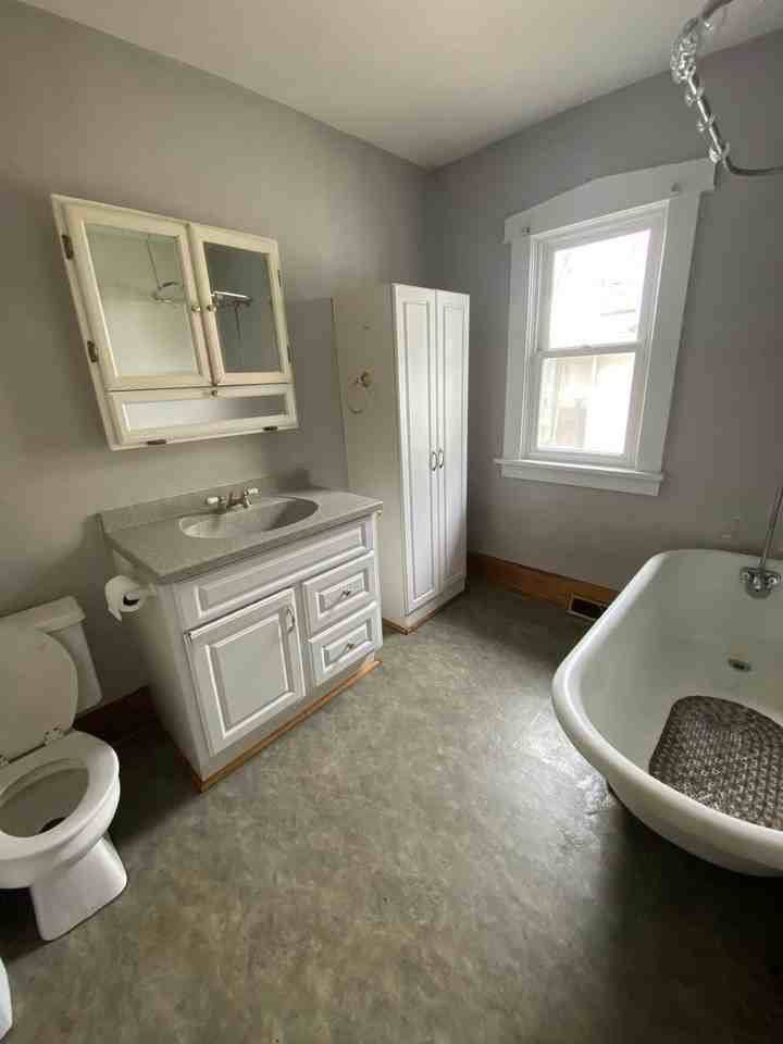 226 Western Ave - Photo 4 of 9