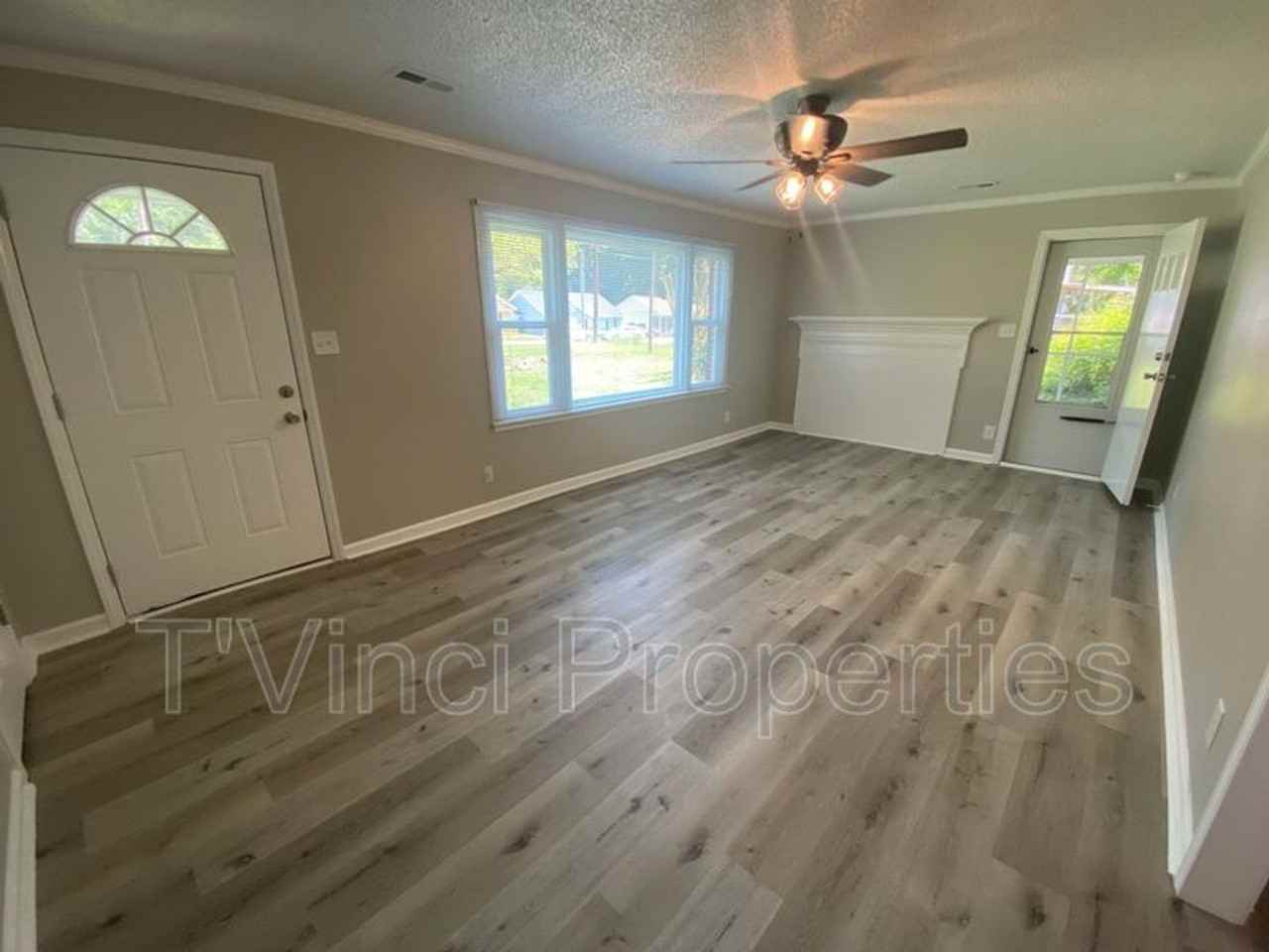 3932 Eastland Ave - Photo 2 of 11