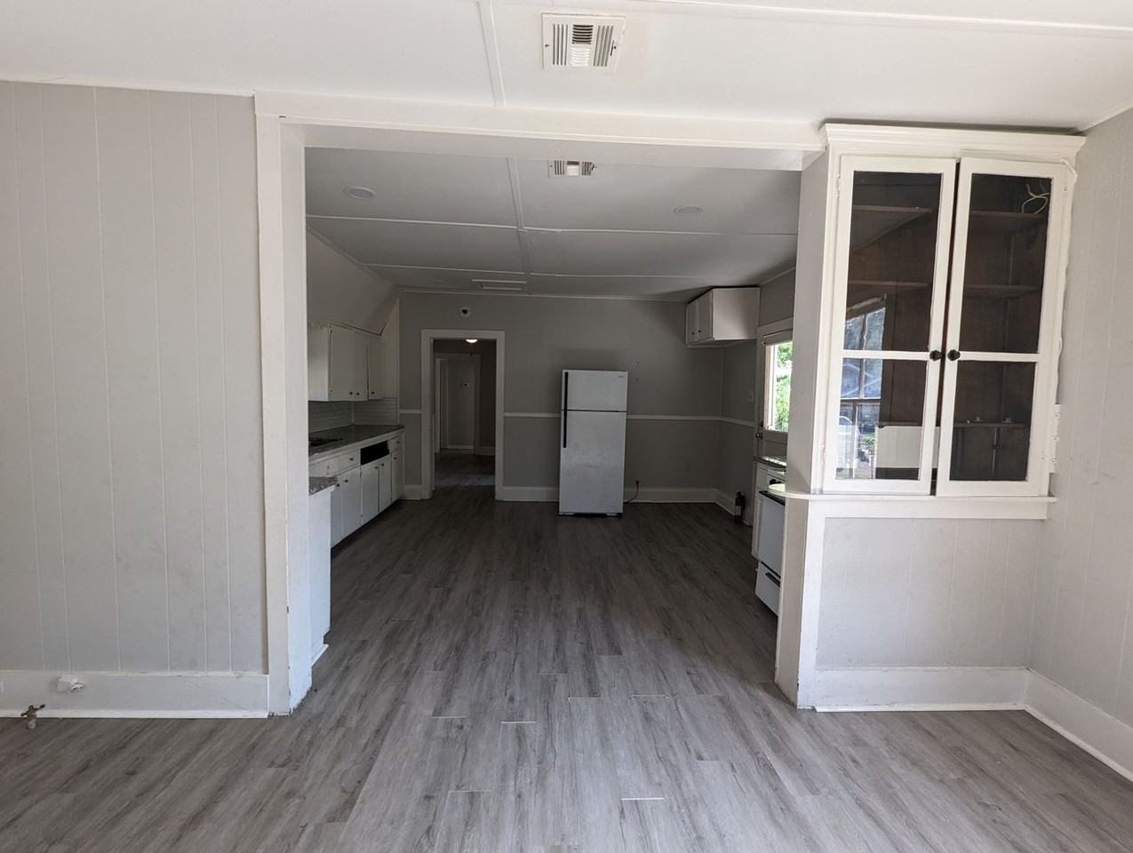 314 Joan St - Photo 4 of 11