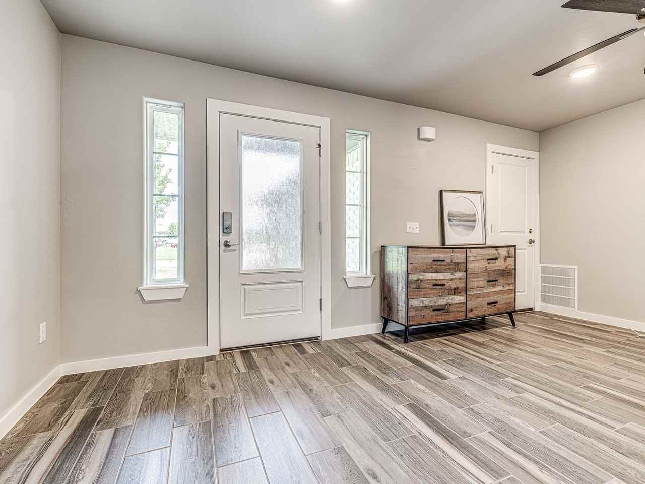 2022 Nw 34th St - Photo 3 of 29