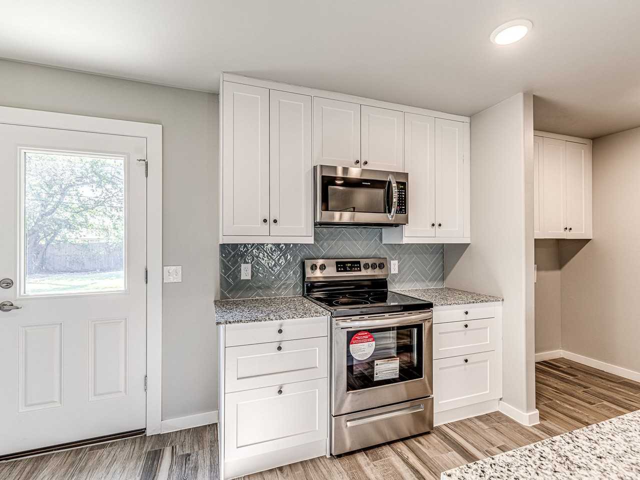 2022 Nw 34th St - Photo 6 of 29