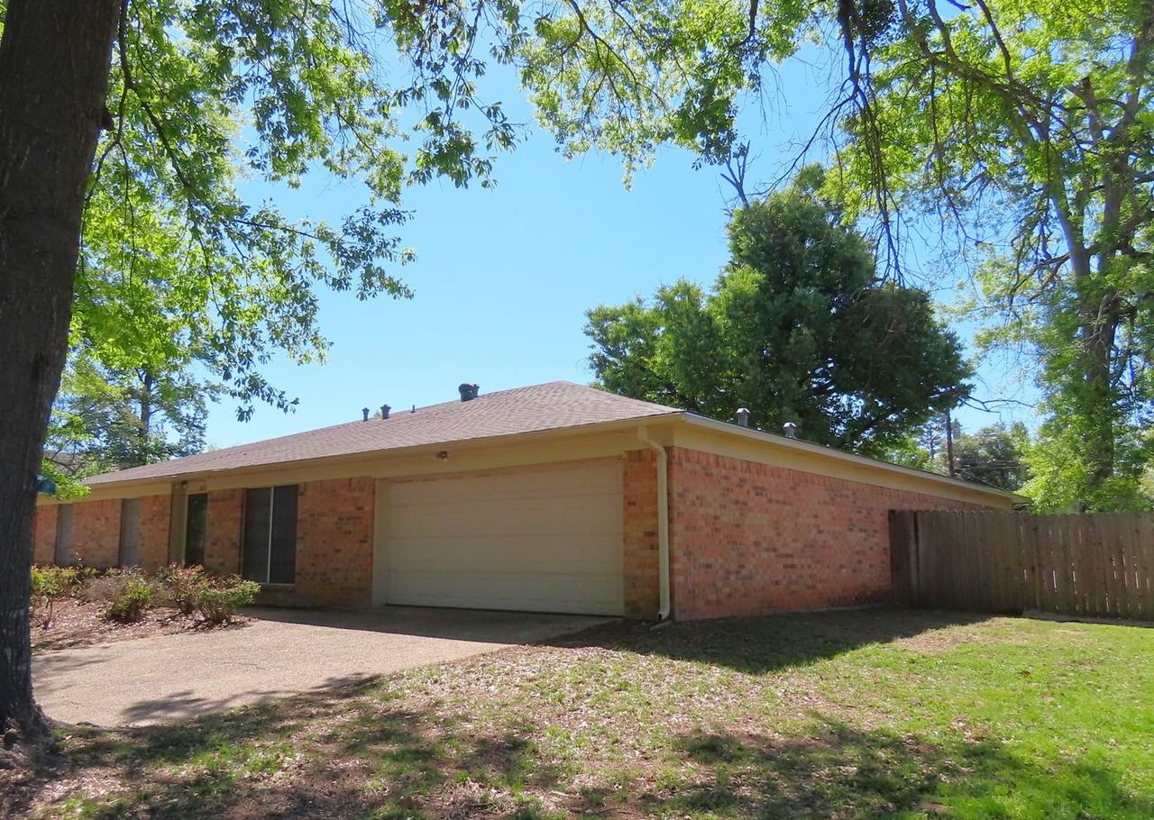 402 Muller Garden Rd - Photo 2 of 28