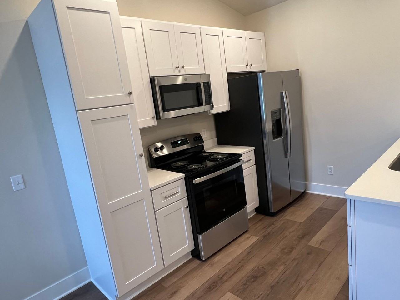 2114 Sherwood Ave - Photo 3 of 17