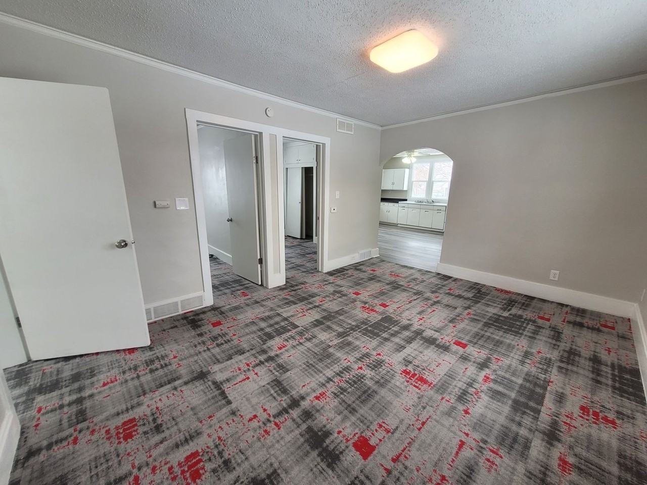 3712 East Sheridan Avenue - Photo 6 of 18