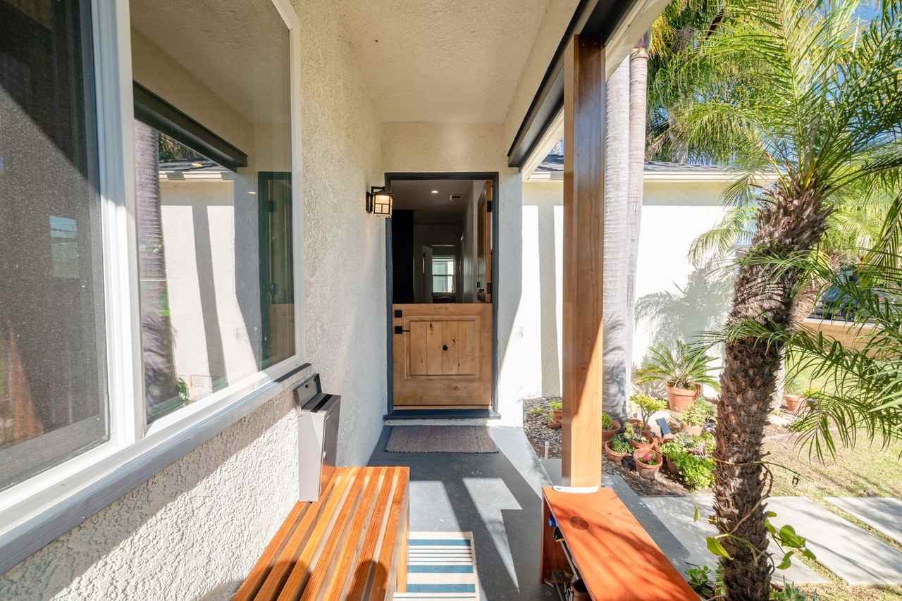 1605 Faymont Ave - Photo 2 of 37