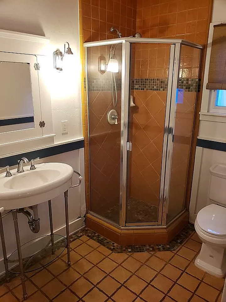 112 Robinson Ave - Photo 4 of 12