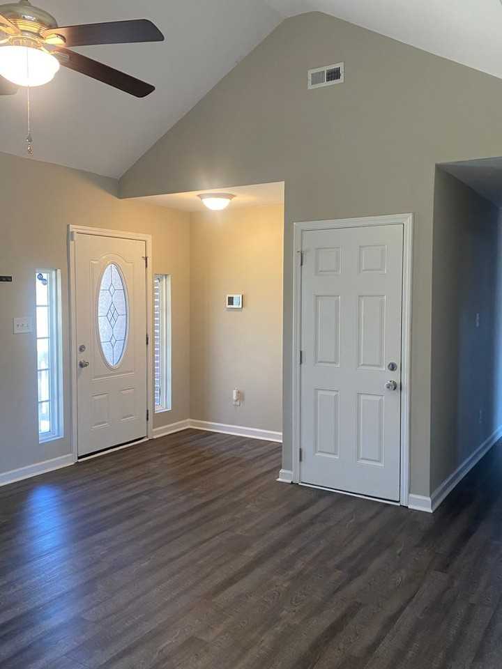 226 Lynn Rd - Photo 4 of 15