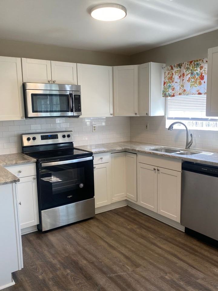 226 Lynn Rd - Photo 5 of 15