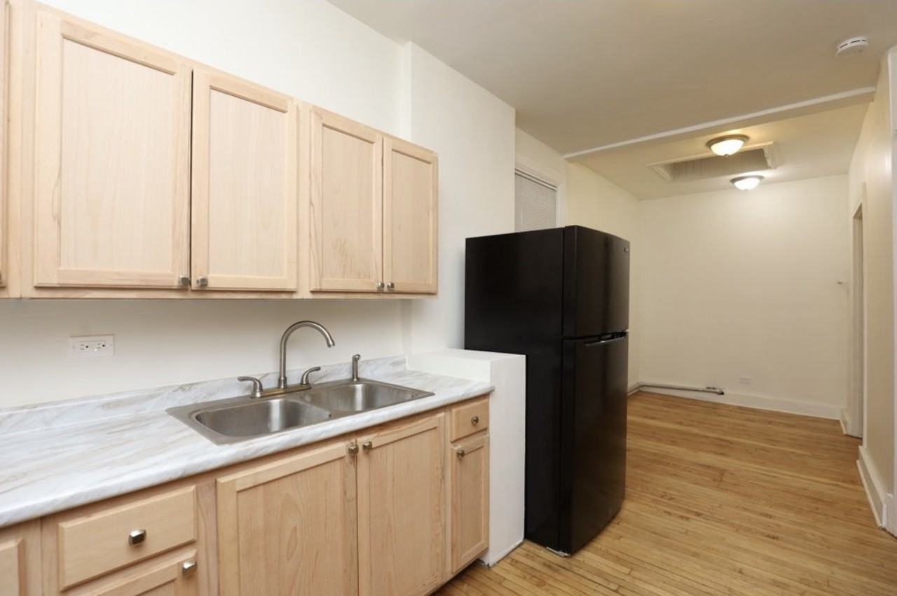 1916 S Sawyer Ave #2R - Photo 3 of 16