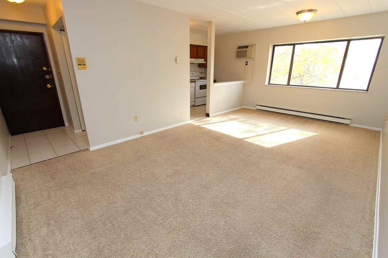 LYNWOOD APARTMENTS 001 3500 Willow Ave, Castle Shannon, PA 15234