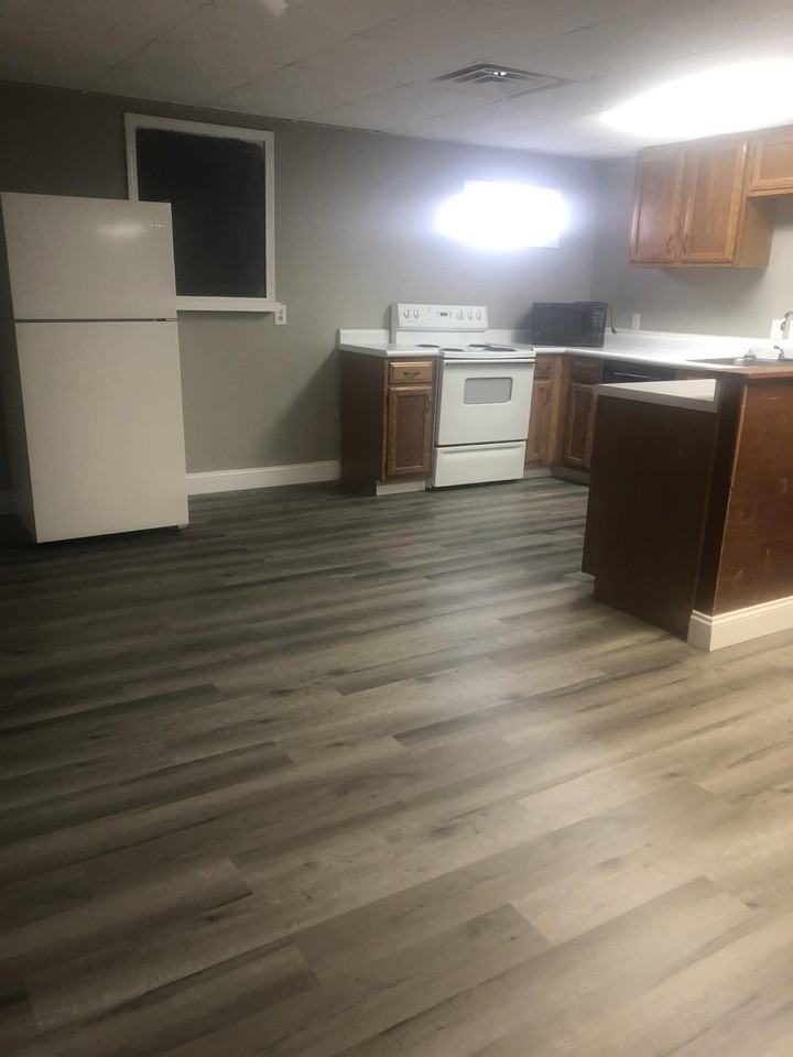 Troy 7 (309 N Lincoln) - Photo 2 of 19