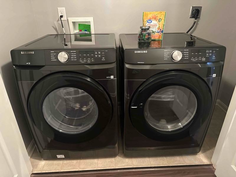 212 Greenleaf Dr - Photo 2 of 7