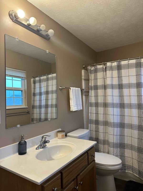 212 Greenleaf Dr - Photo 3 of 7