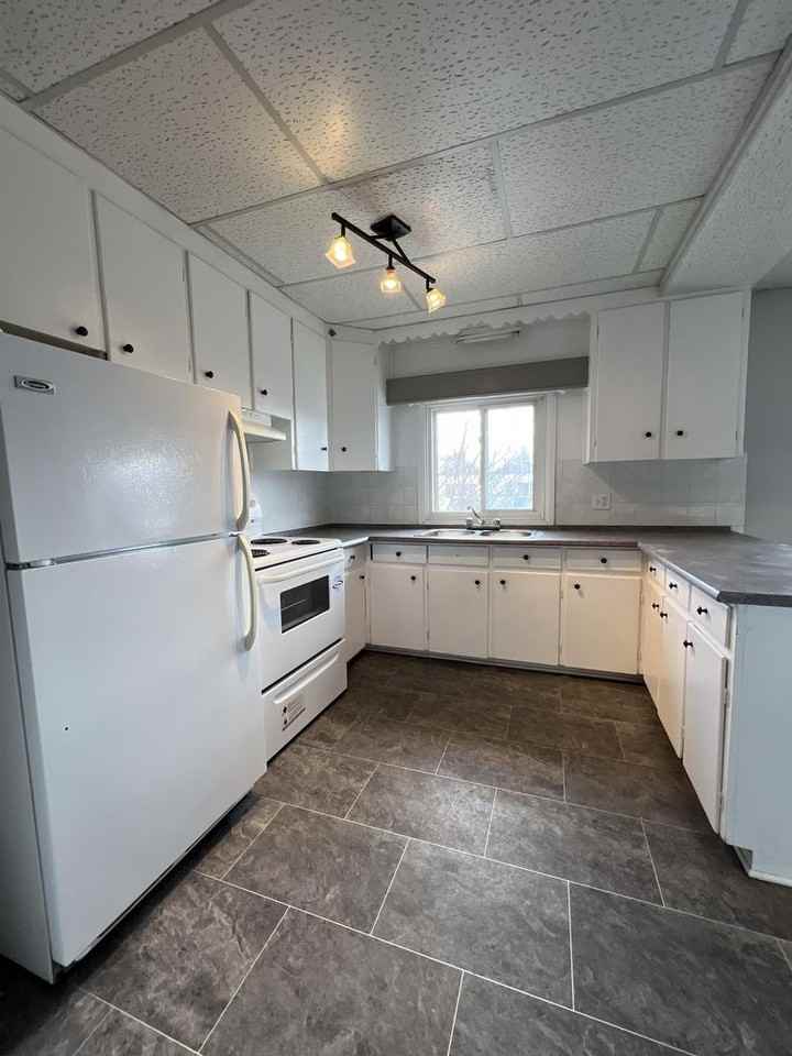 207 Third Ave Ste Monique - Photo 2 of 12