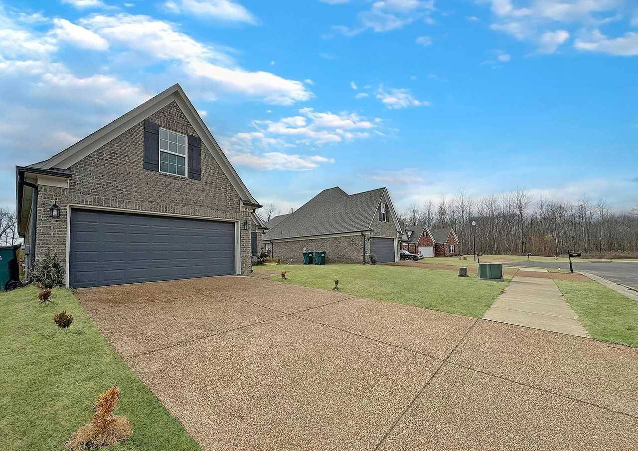 1337 Benjamin Harrison Drive - Photo 3 of 50