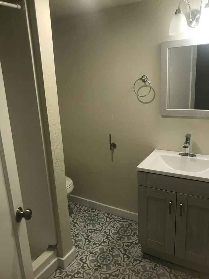 1987 Plumas, Unit 2- Downstairs - Photo 3 of 10