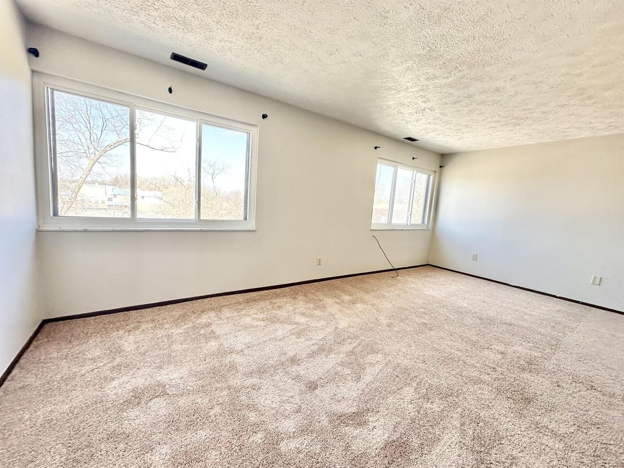 1616 MOUNT ROYAL BOULEVARDAPT 407 #407 - Photo 5 of 10