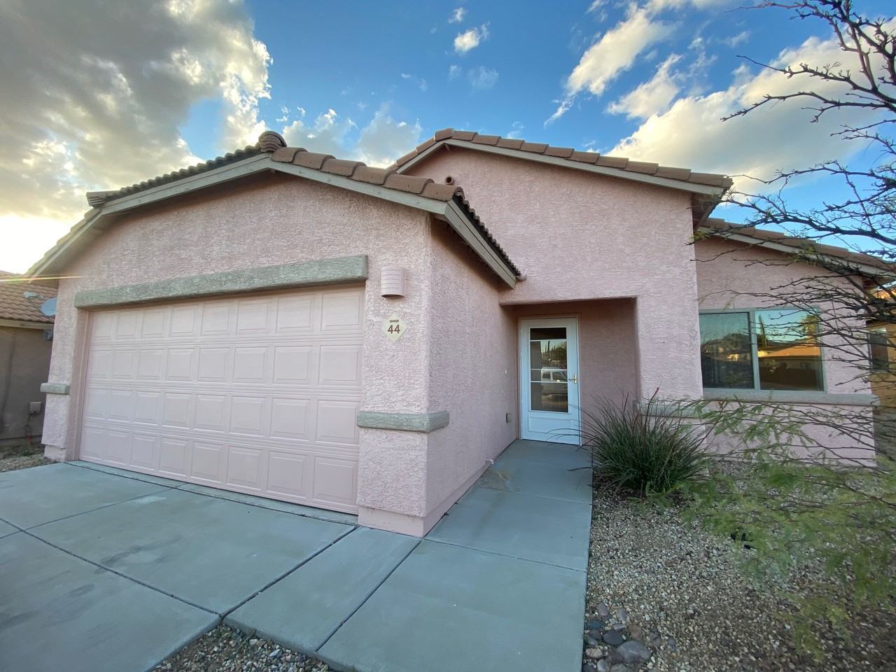 44 W Eric Dorman St #1 - Photo 3 of 26