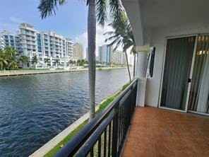 3189 Ne 184th St - Photo 2 of 8