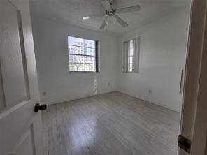 3189 Ne 184th St - Photo 3 of 8