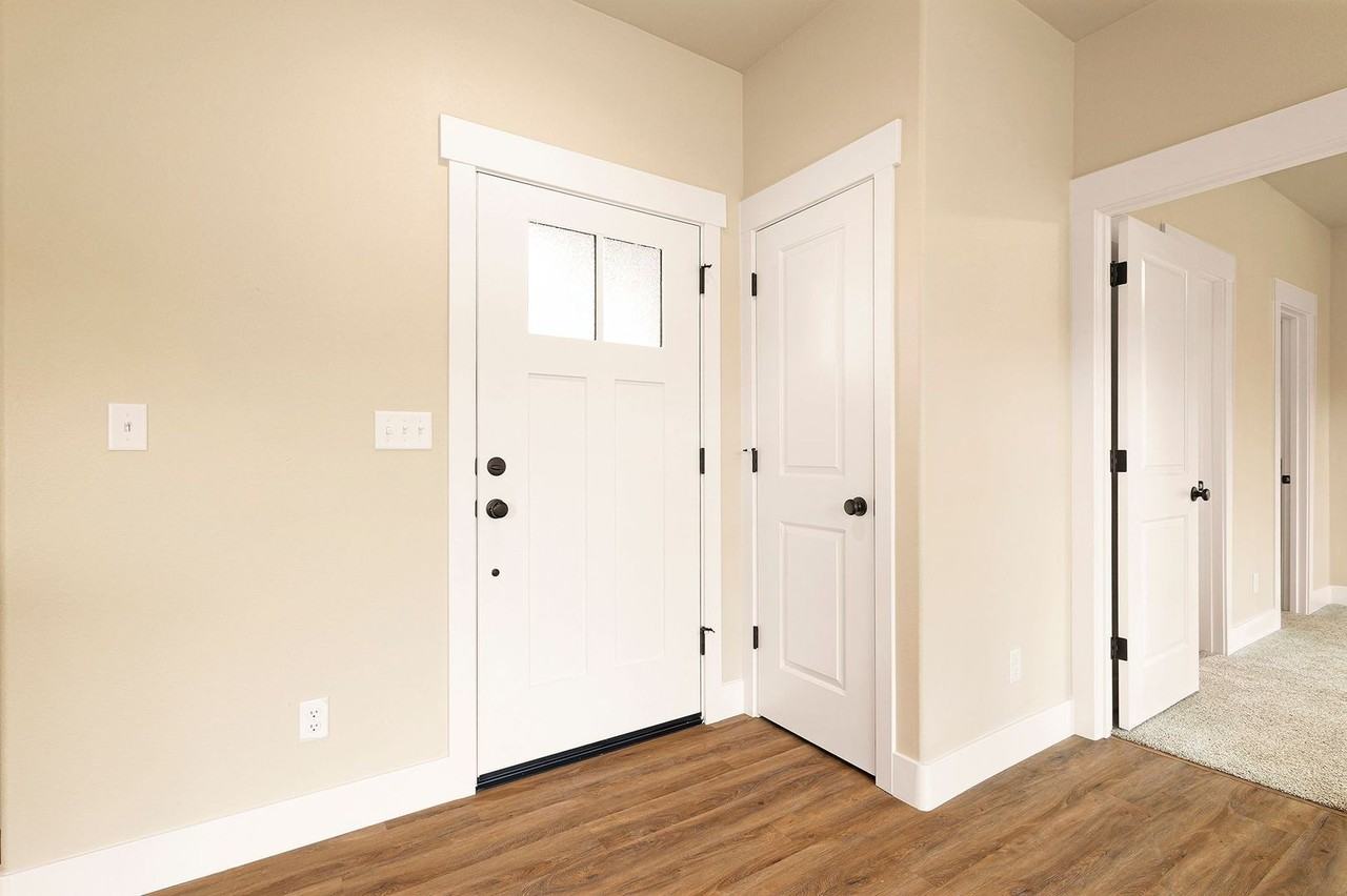 580 Valstream Dr - Photo 2 of 15