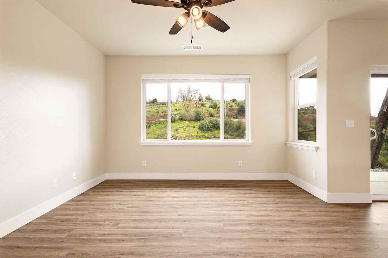 580 Valstream Dr - Photo 5 of 15