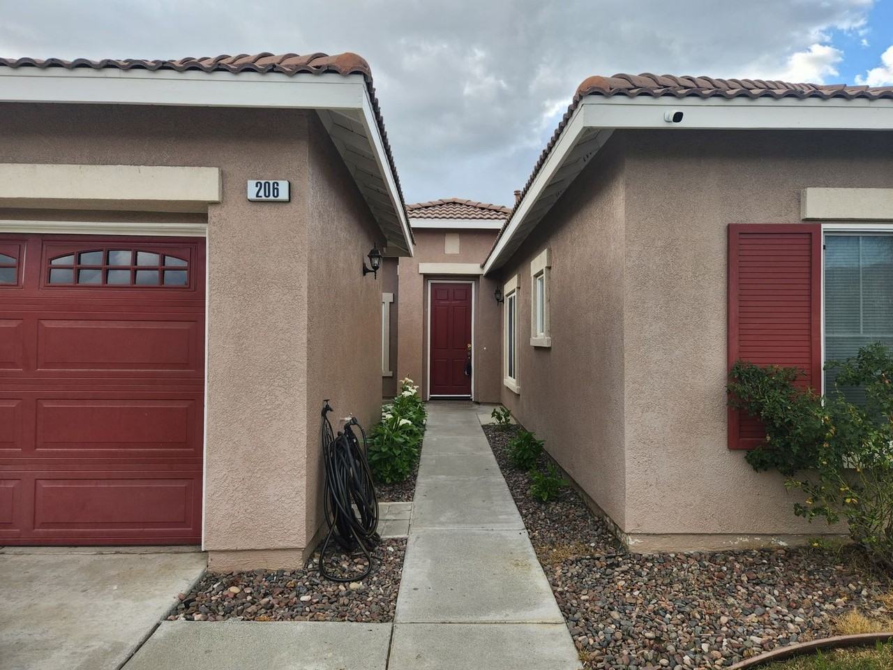 206 Garcia Dr - Photo 3 of 34