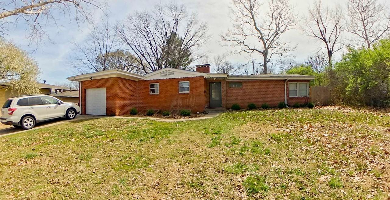 1937 Hunting Avenue - Photo 4 of 12