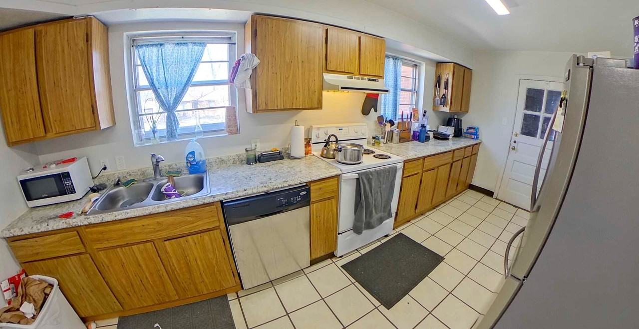 1937 Hunting Avenue - Photo 2 of 12