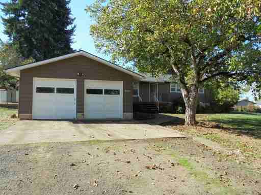 17530 SE Walnut Hill Rd - Photo 2 of 12
