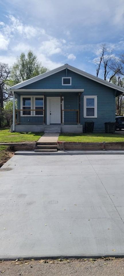 614 Washington Ave - Photo 2 of 18