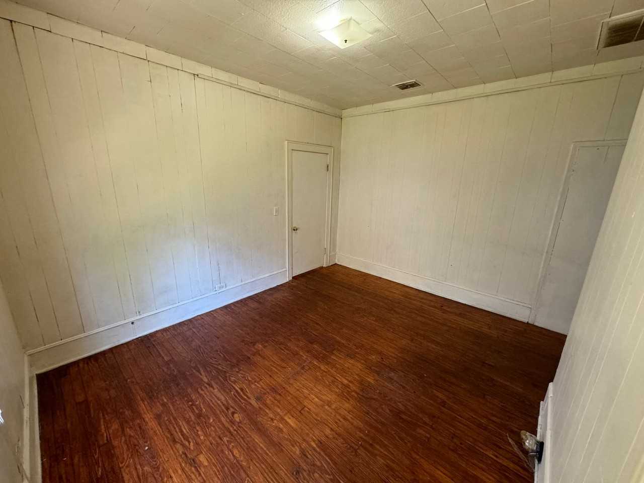 418 Wyche Street - Photo 4 of 8